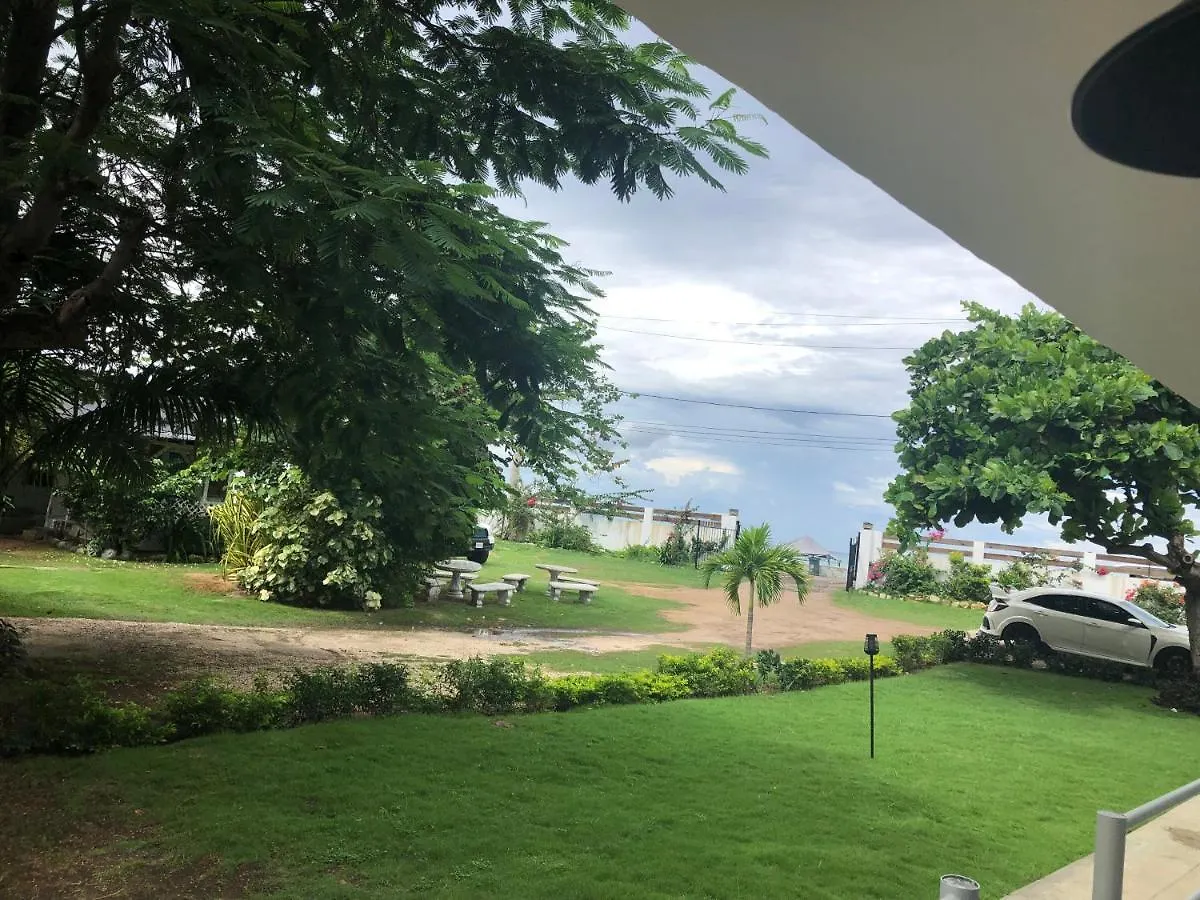 Airport Beach Hotel 蒙特哥贝 牙买加