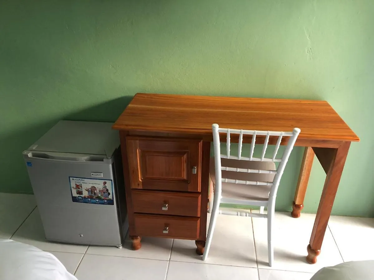 Hotel apartamentowy Airport Beach Hotel Montego Bay